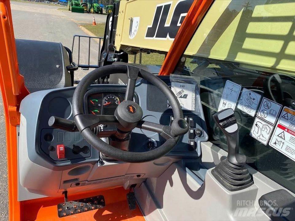 JLG 742 伸缩臂叉装车|叉装车