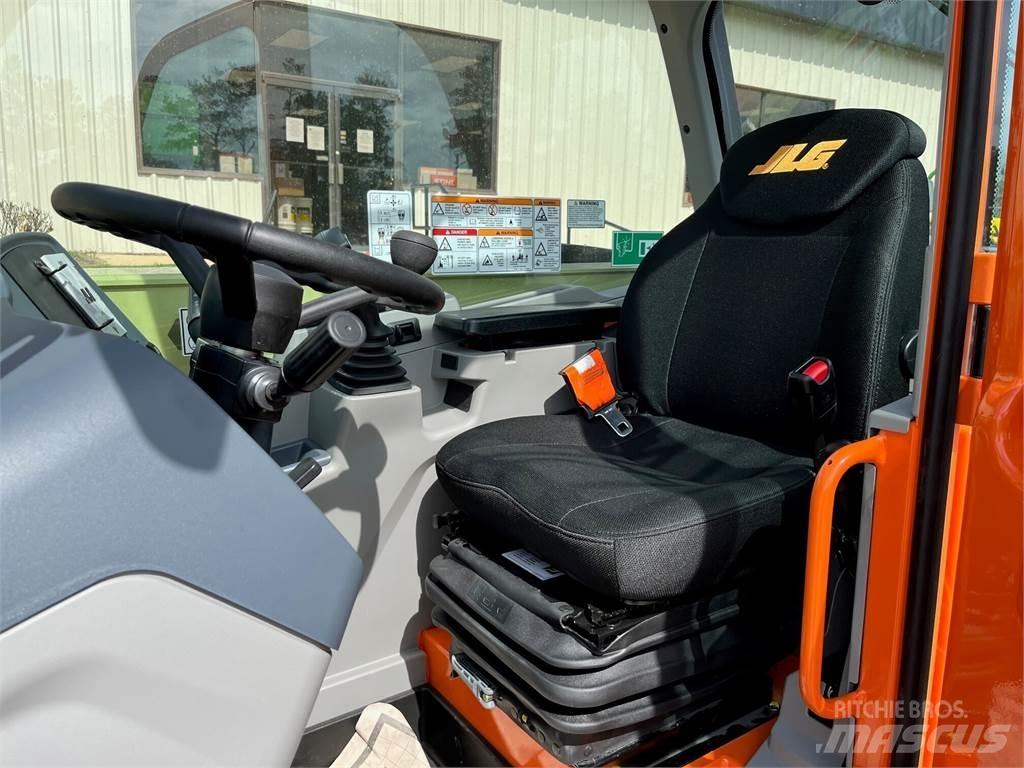 JLG 823 伸缩臂叉装车|叉装车