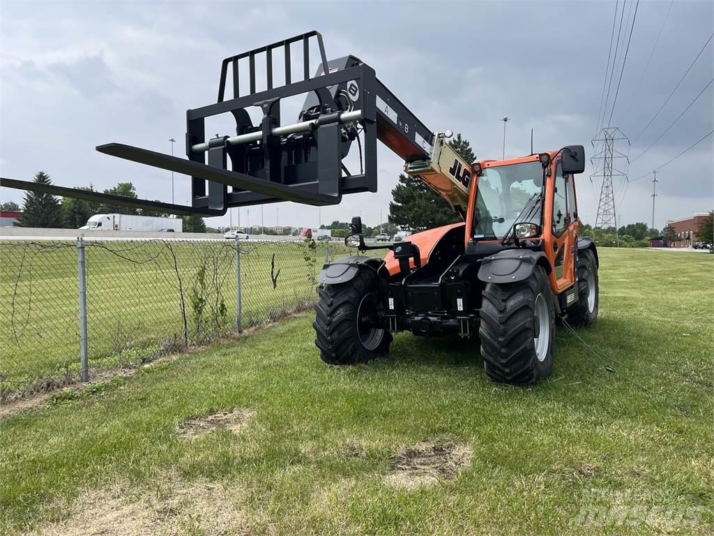 JLG AG823 伸缩臂叉装车|叉装车