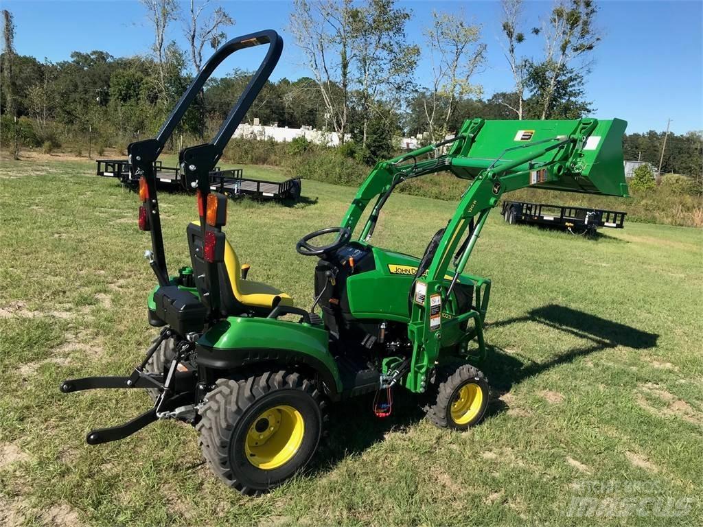 John Deere 1023E 小型拖拉机