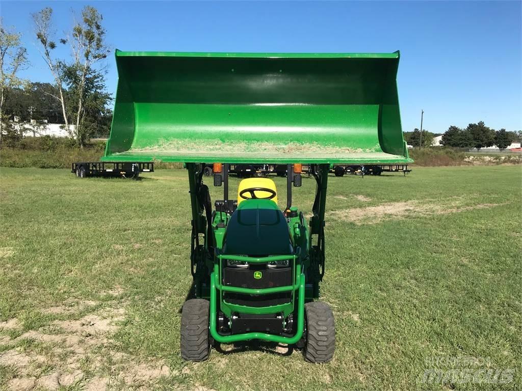 John Deere 1023E 小型拖拉机
