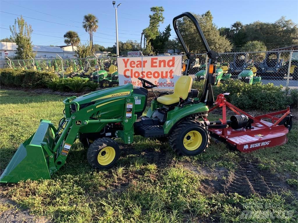 John Deere 1023E 小型拖拉机