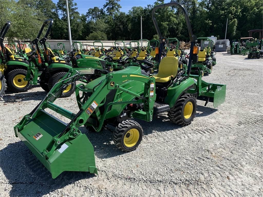 John Deere 1023E 小型拖拉机