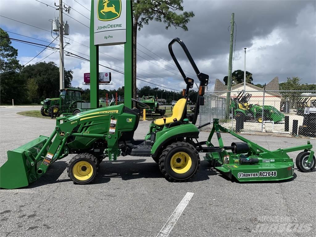 John Deere 1023E 小型拖拉机