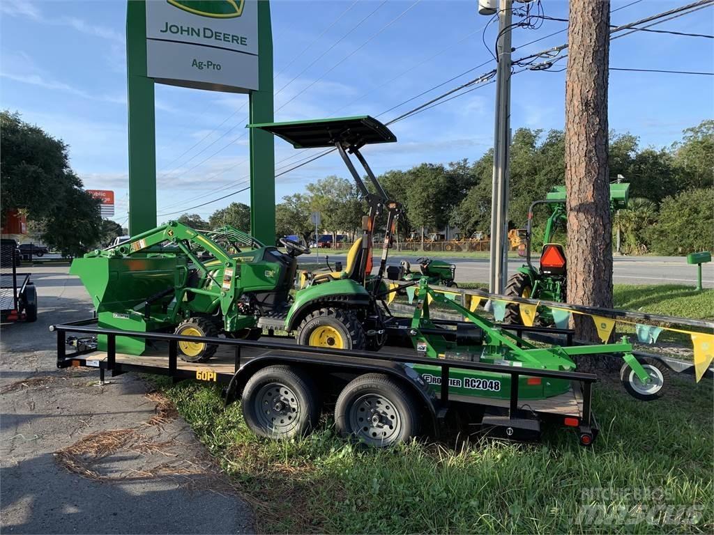 John Deere 1023E 小型拖拉机