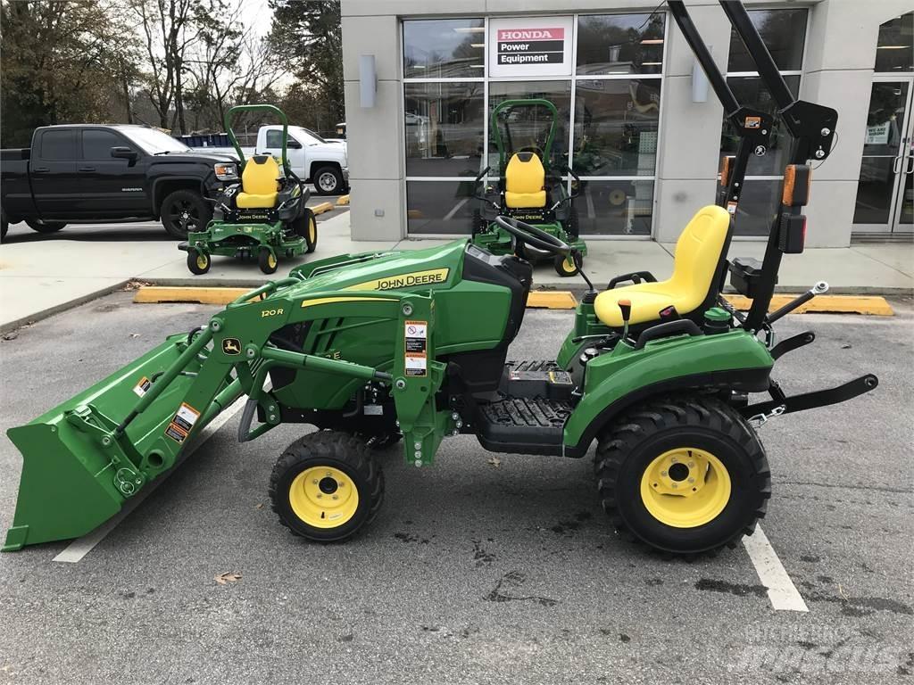 John Deere 1023E 小型拖拉机