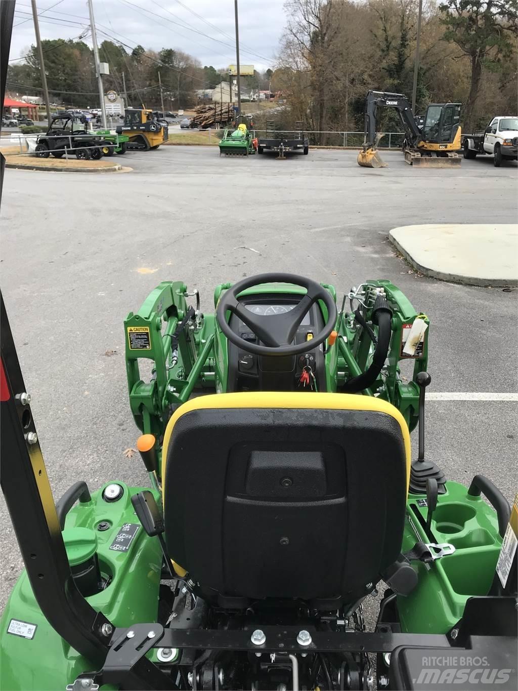 John Deere 1023E 小型拖拉机