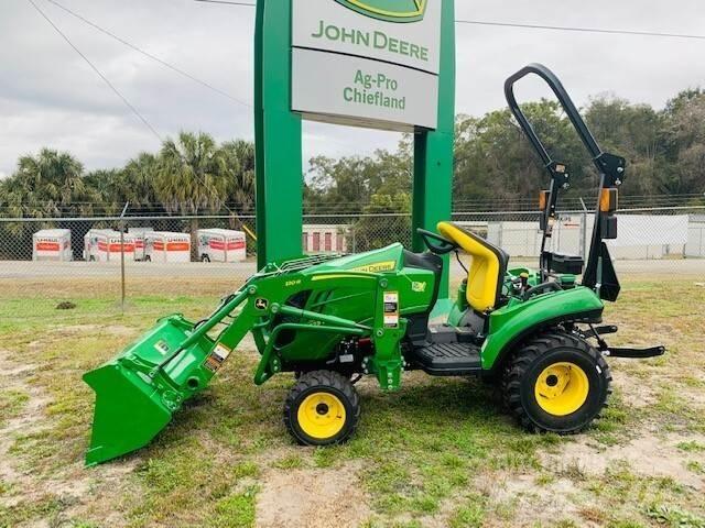 John Deere 1023E 小型拖拉机