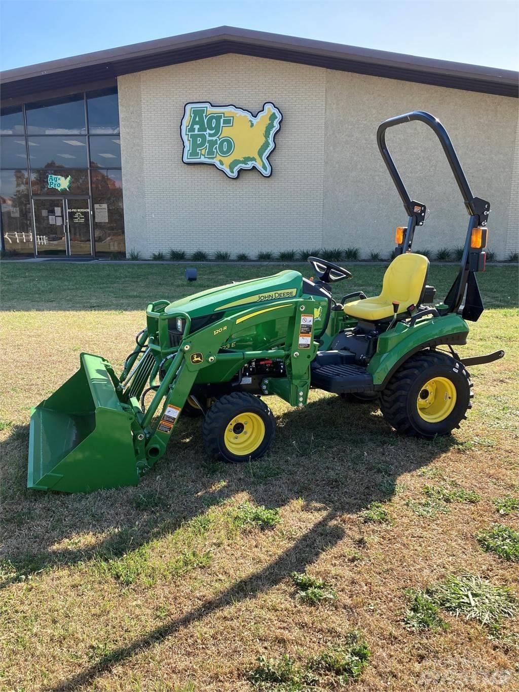 John Deere 1023E 小型拖拉机