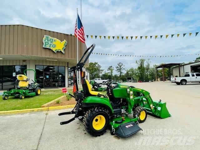John Deere 1023E 小型拖拉机