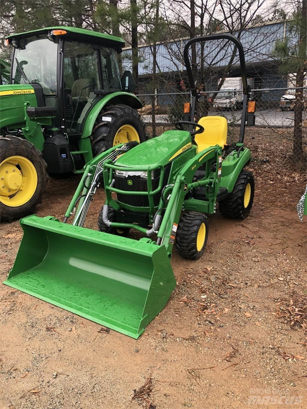 John Deere 1023E 小型拖拉机