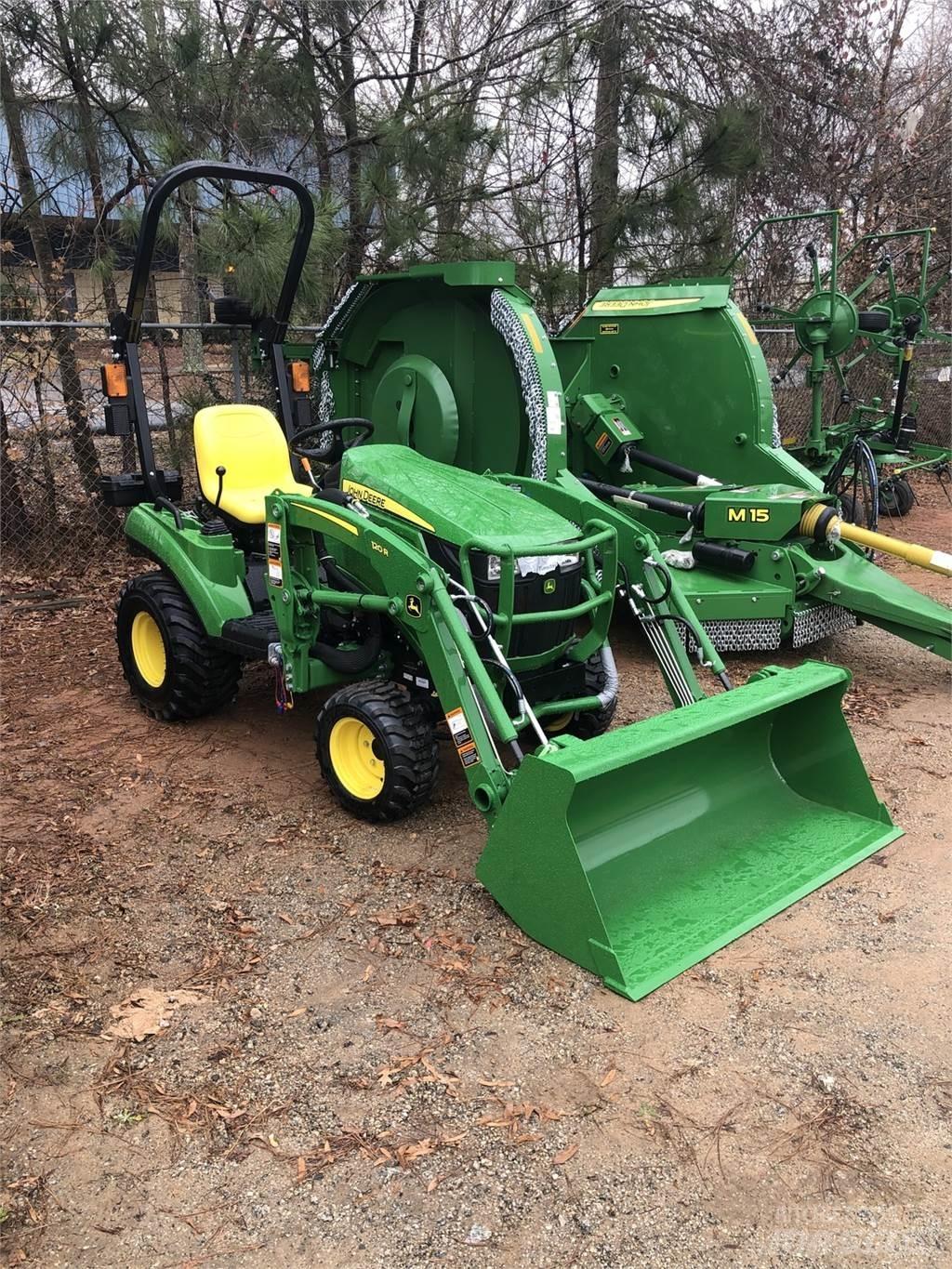 John Deere 1023E 小型拖拉机