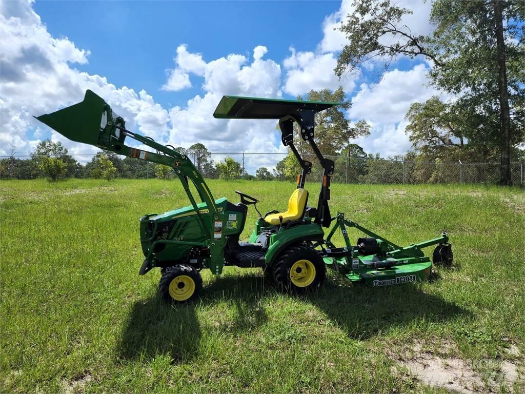 John Deere 1023E 小型拖拉机