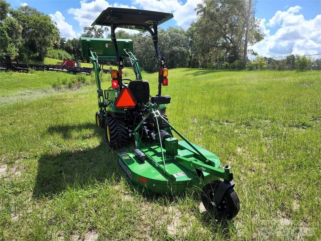 John Deere 1023E 小型拖拉机