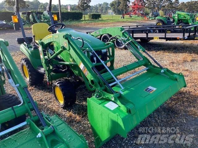 John Deere 1023E 小型拖拉机