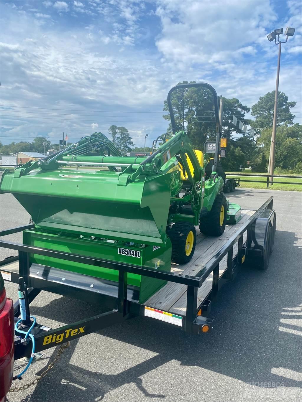 John Deere 1023E 小型拖拉机