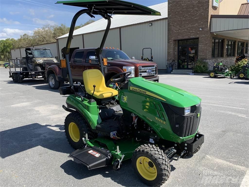 John Deere 1023E 小型拖拉机