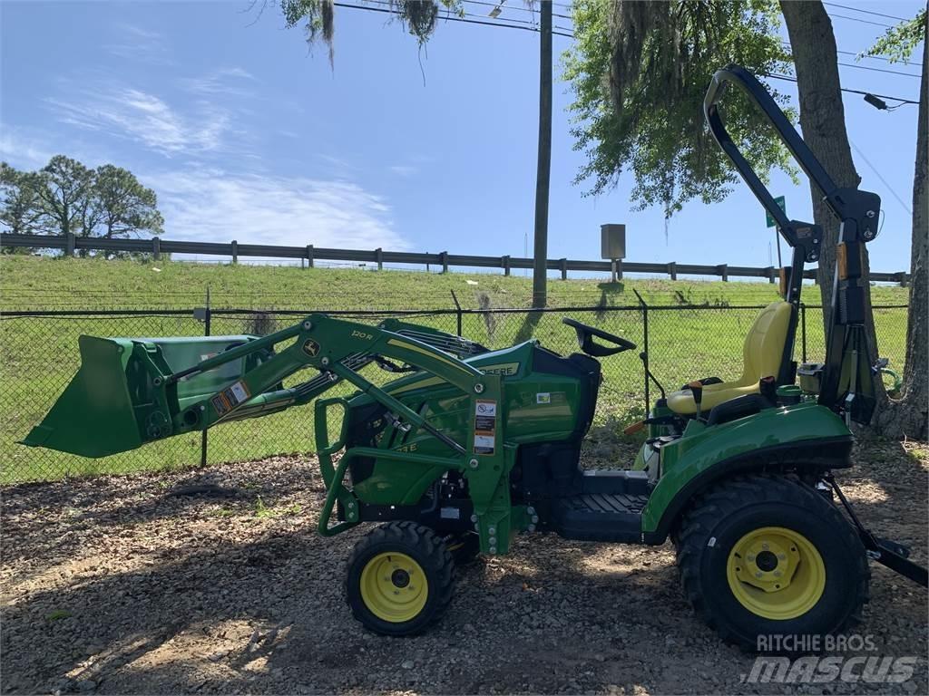 John Deere 1023E 小型拖拉机