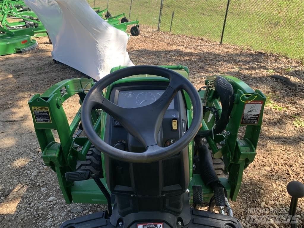 John Deere 1023E 小型拖拉机