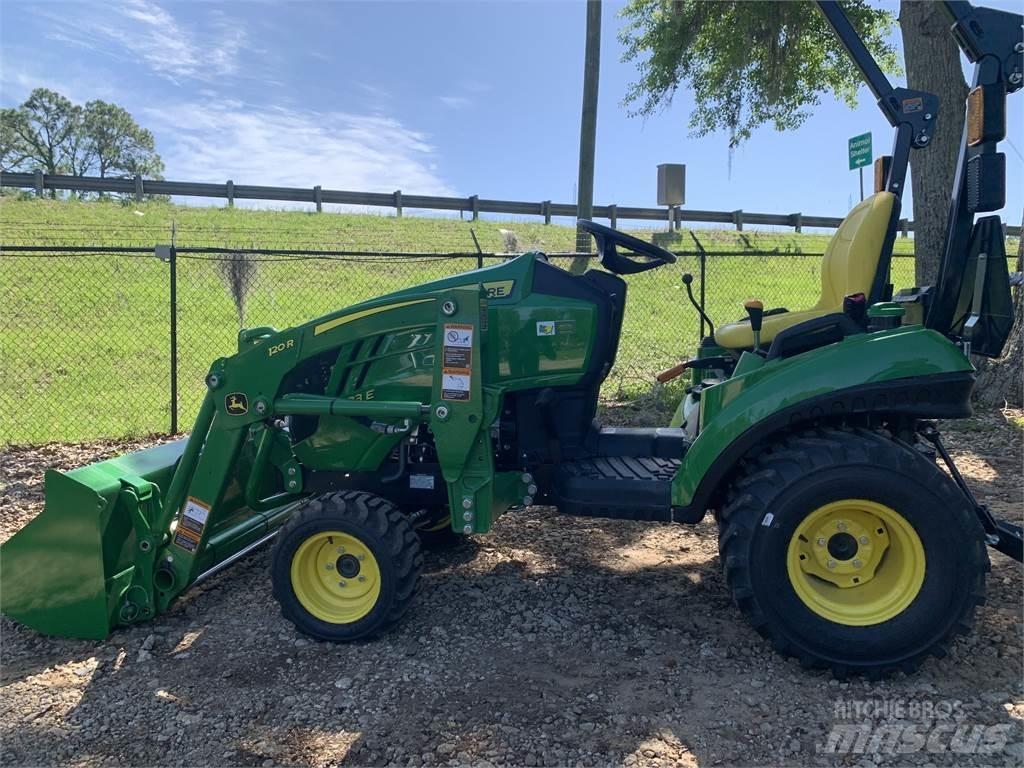 John Deere 1023E 小型拖拉机