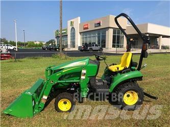 John Deere 1023E 小型拖拉机