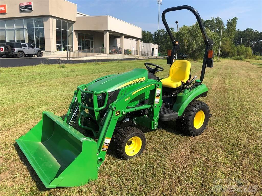 John Deere 1023E 小型拖拉机