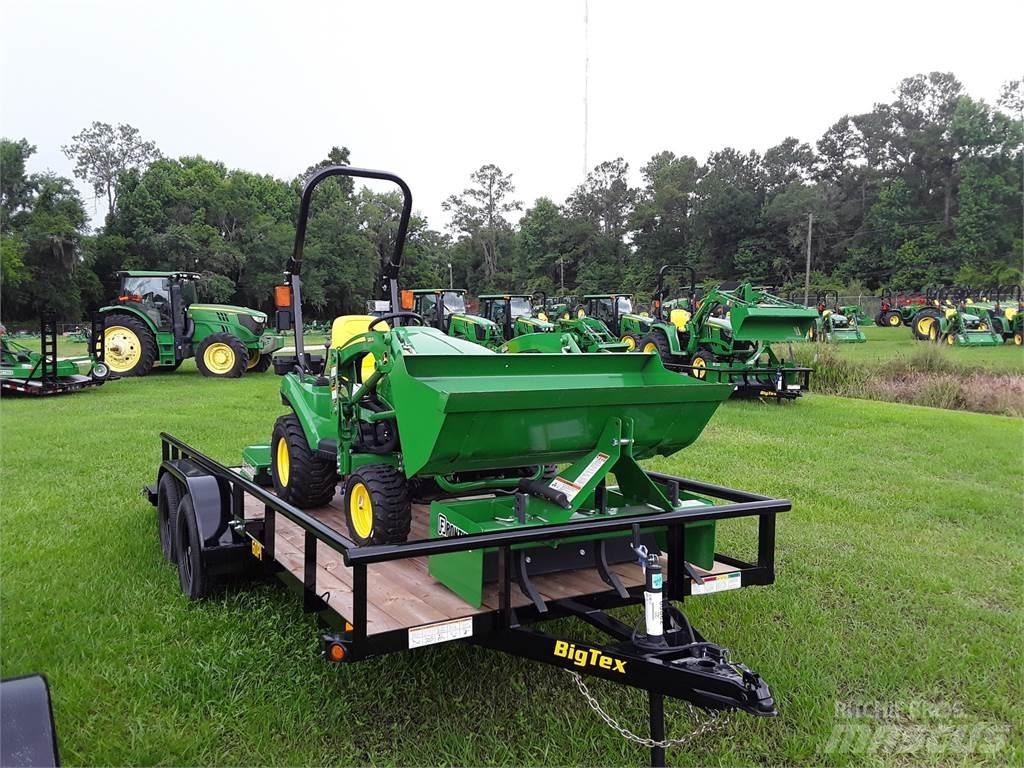 John Deere 1025R 小型拖拉机