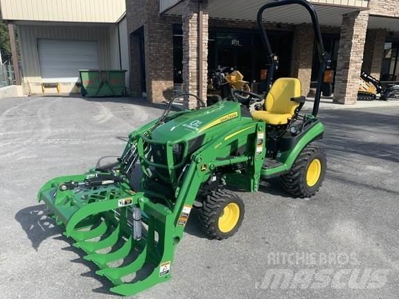 John Deere 1025R 小型拖拉机
