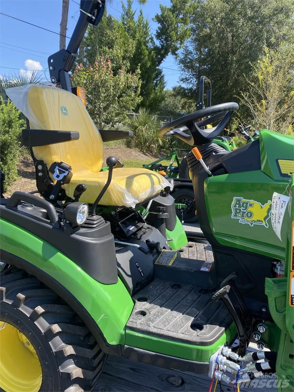 John Deere 1025R 小型拖拉机