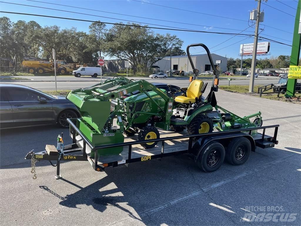 John Deere 1025R 小型拖拉机
