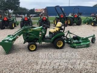 John Deere 1025R 小型拖拉机
