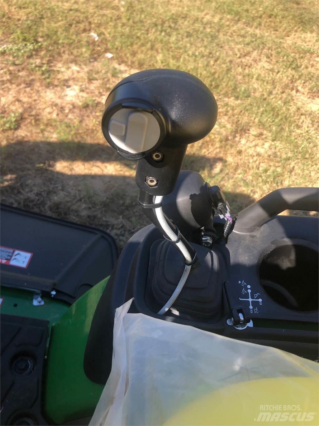 John Deere 1025R 小型拖拉机