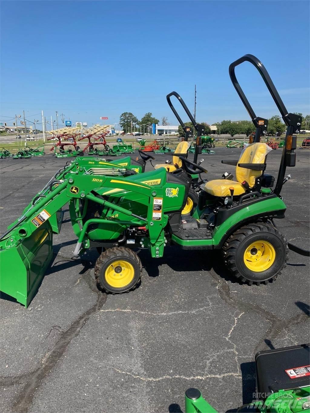 John Deere 1025R 小型拖拉机