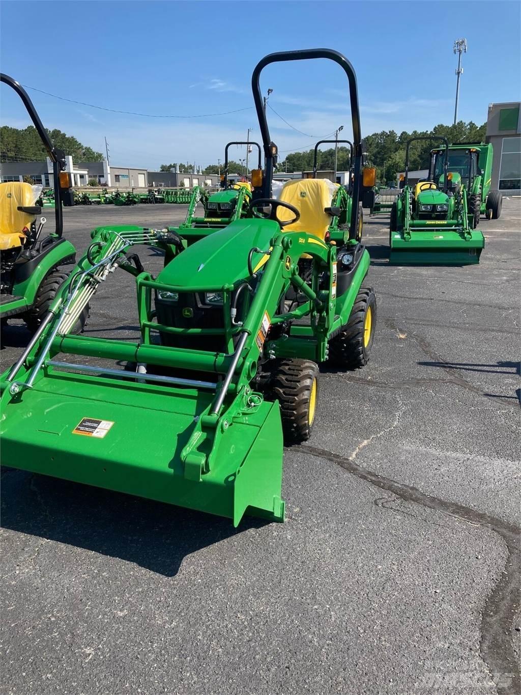 John Deere 1025R 小型拖拉机