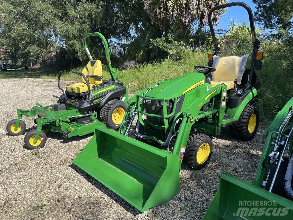 John Deere 1025R 小型拖拉机
