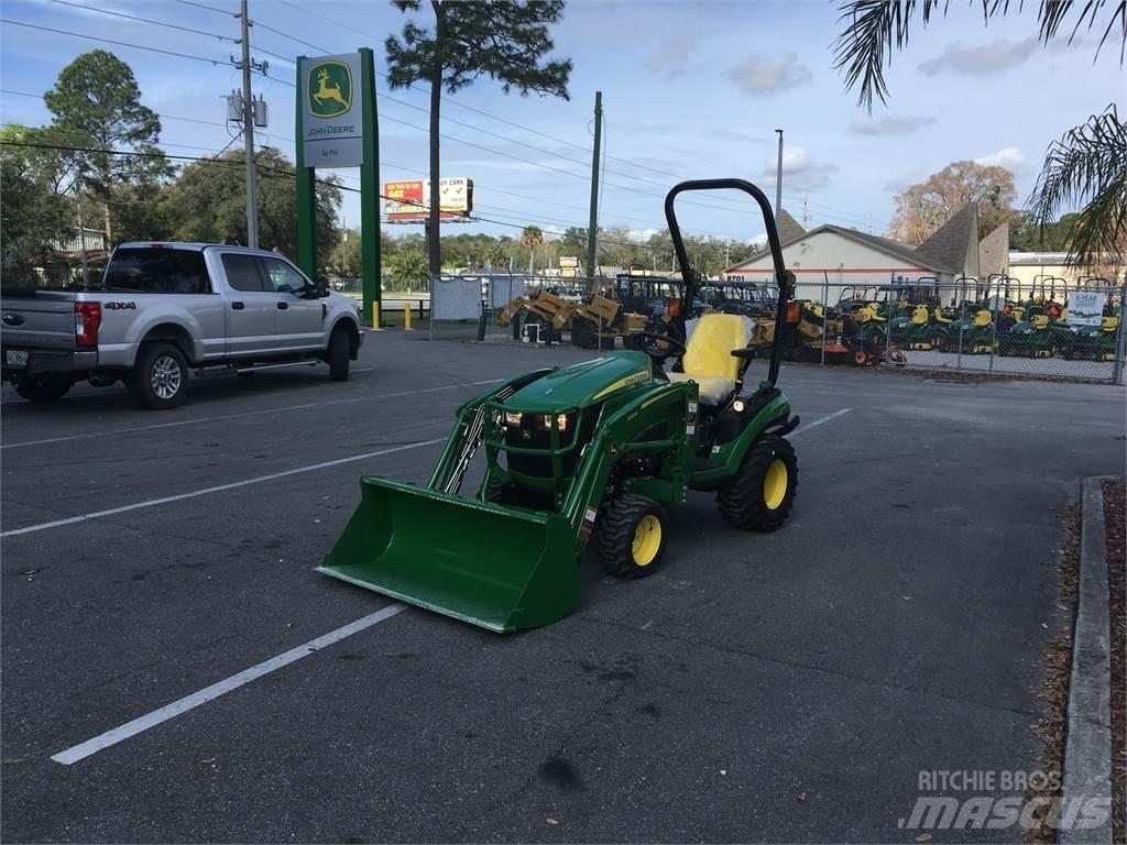John Deere 1025R 小型拖拉机