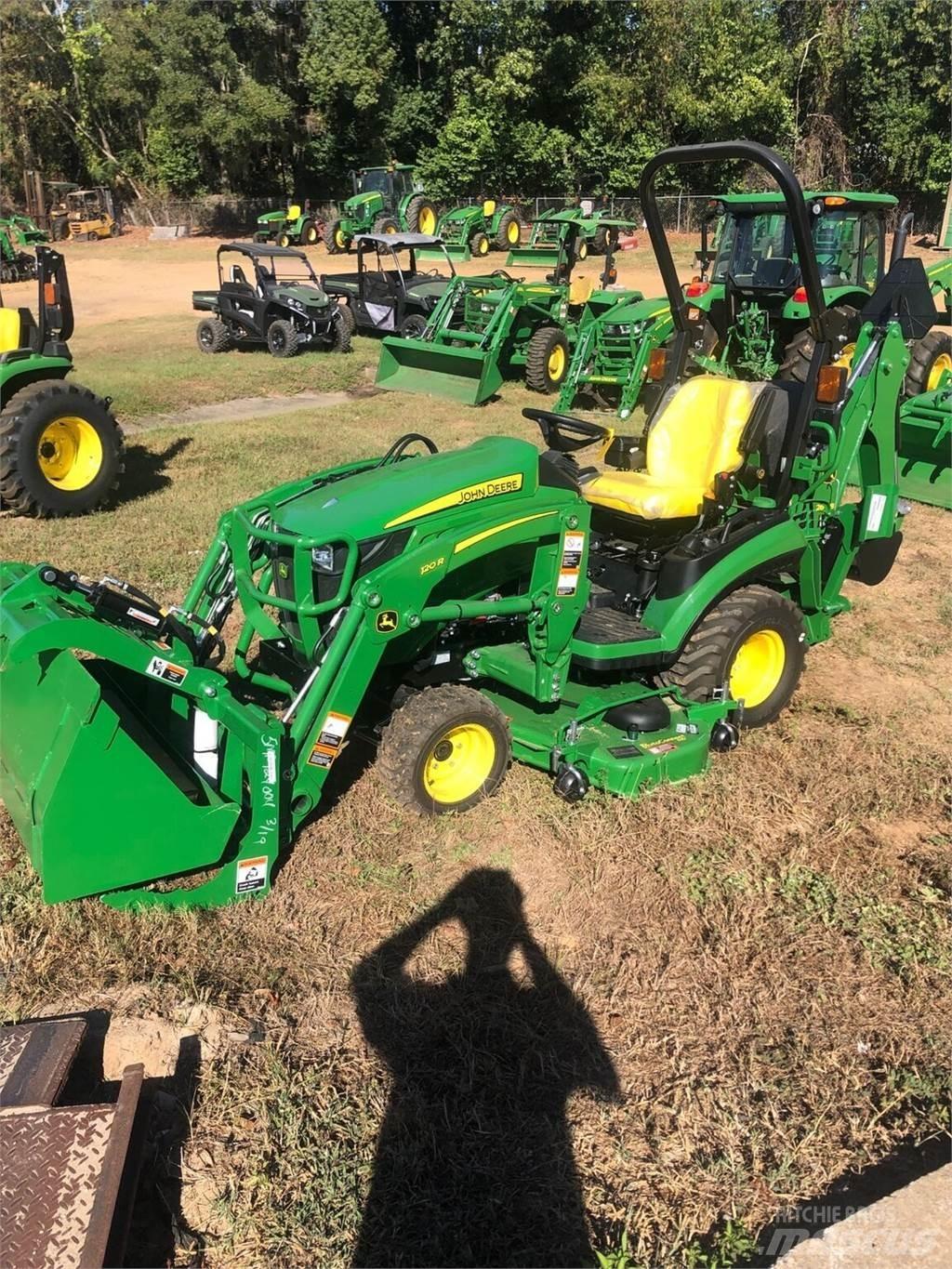 John Deere 1025R 小型拖拉机