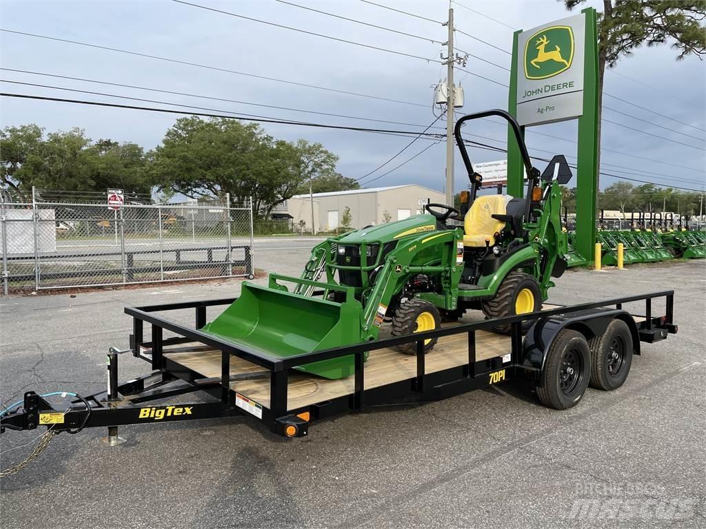 John Deere 1025R 小型拖拉机