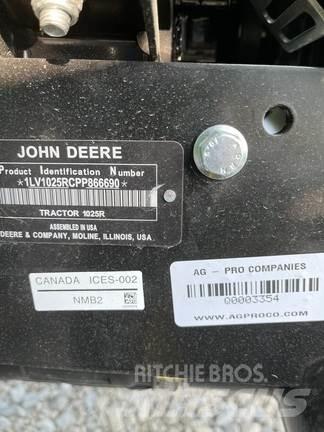 John Deere 1025R 小型拖拉机
