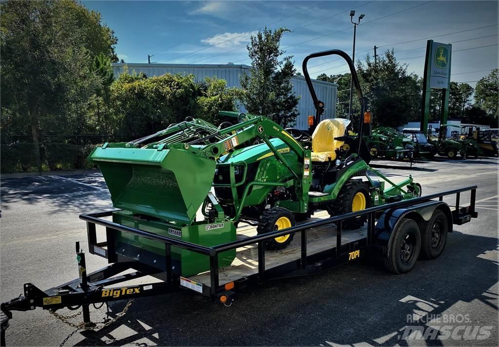 John Deere 1025R 小型拖拉机