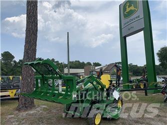 John Deere 1025R 小型拖拉机