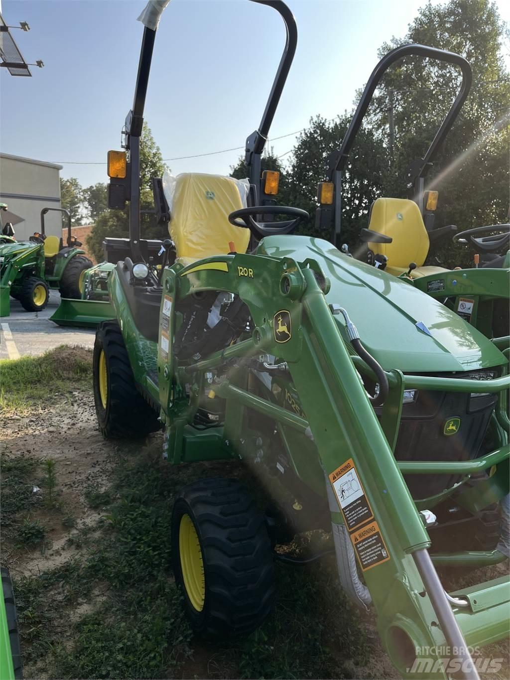 John Deere 1025R 小型拖拉机