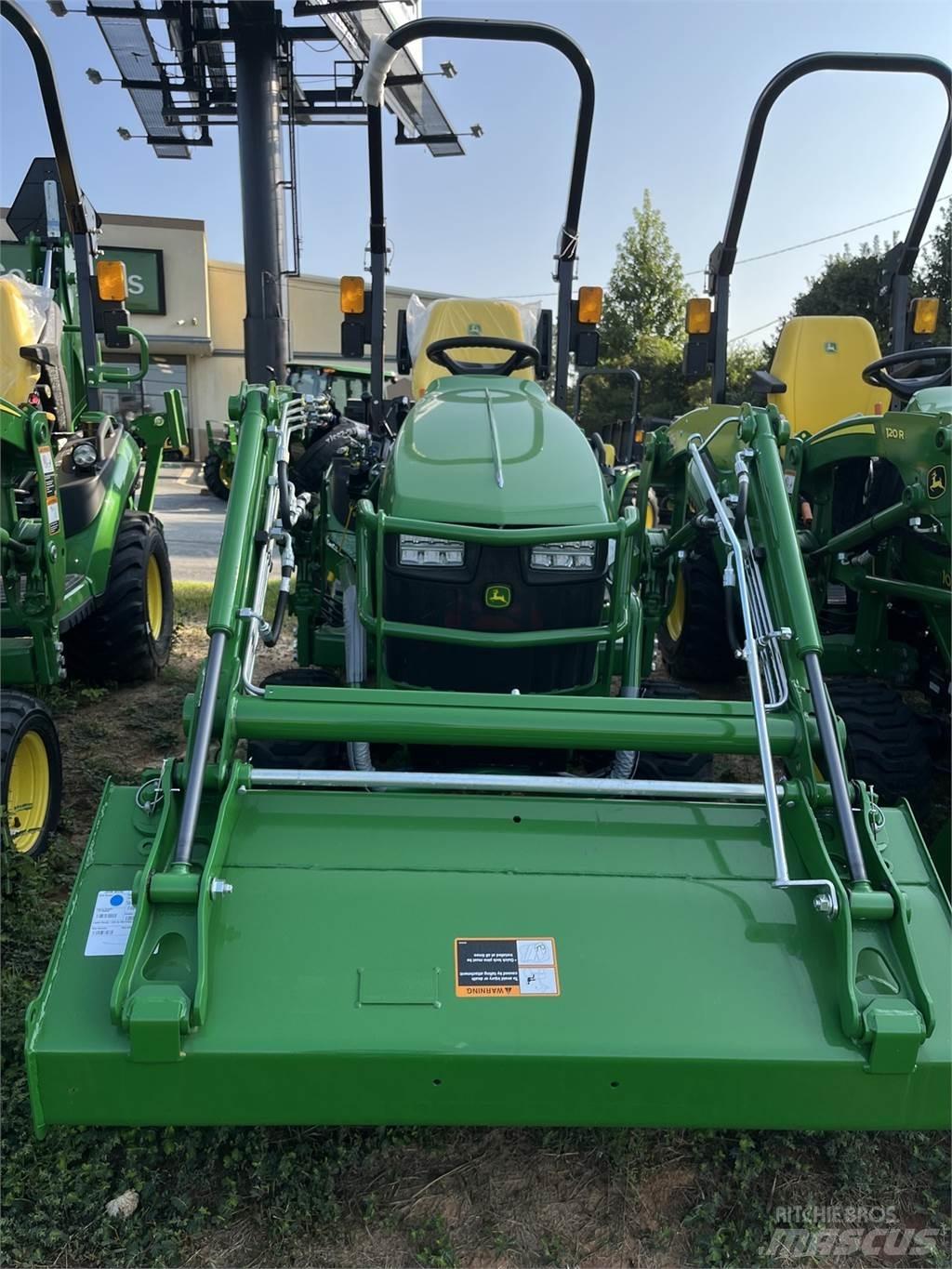 John Deere 1025R 小型拖拉机