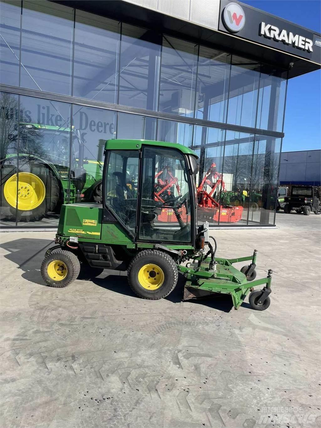 John Deere 1505 骑乘式割草机