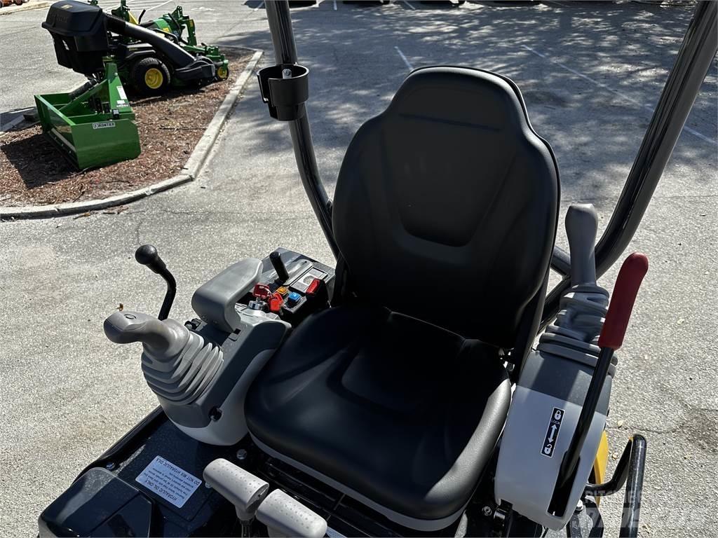 John Deere 17 P 小型挖掘机