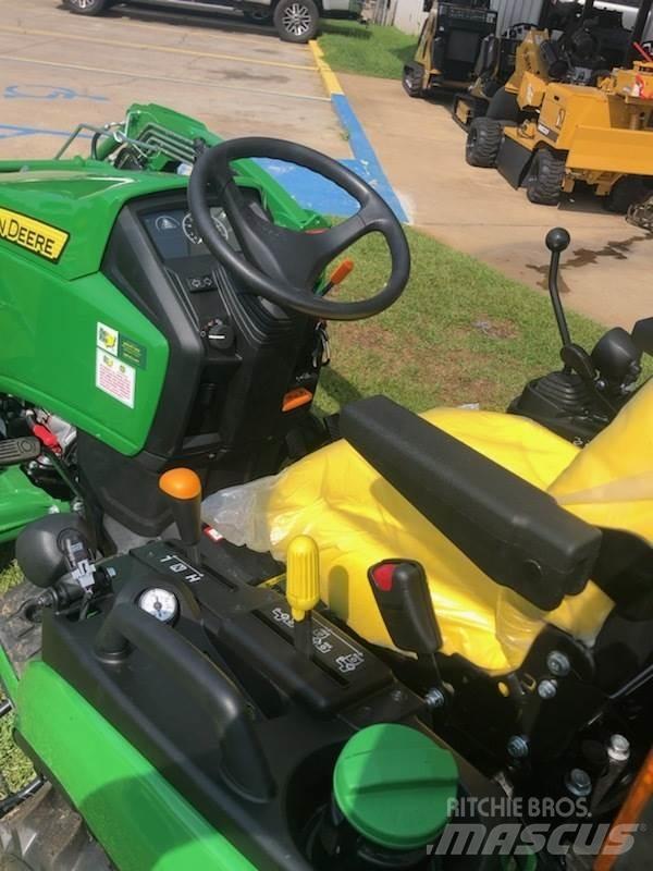 John Deere 2025R 小型拖拉机
