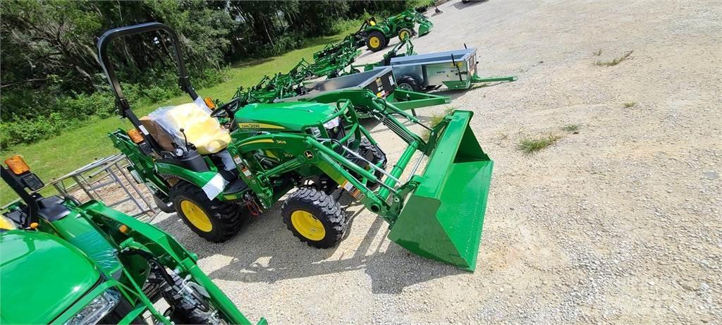 John Deere 2025R 小型拖拉机