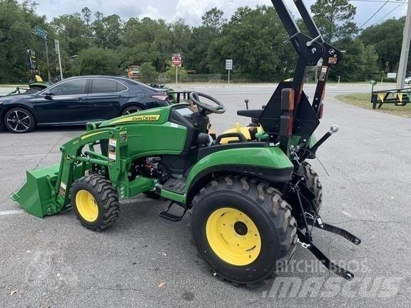 John Deere 2025R 小型拖拉机