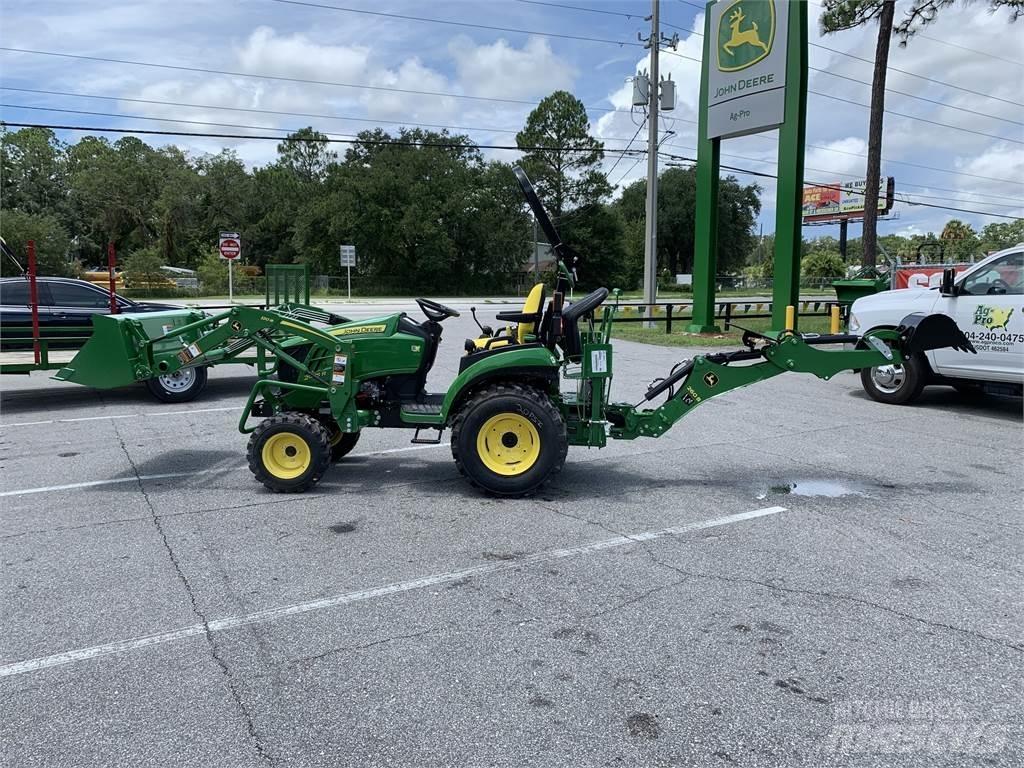 John Deere 2025R 小型拖拉机