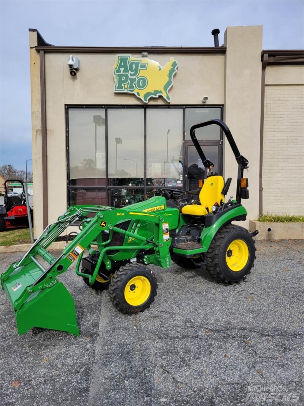 John Deere 2025R 小型拖拉机